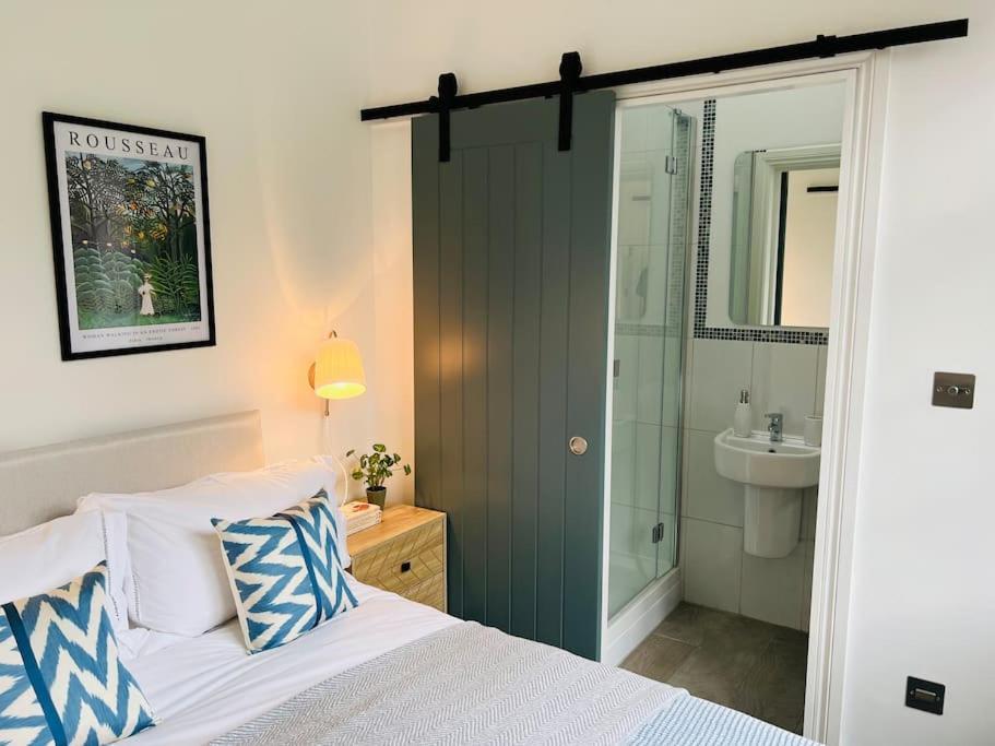 Forge Cottage - Pretty 1 Bedroom Cottage With Free Off Street Parking ロンドン エクステリア 写真