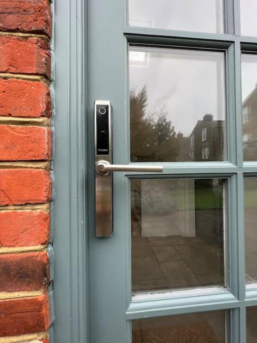Forge Cottage - Pretty 1 Bedroom Cottage With Free Off Street Parking ロンドン エクステリア 写真